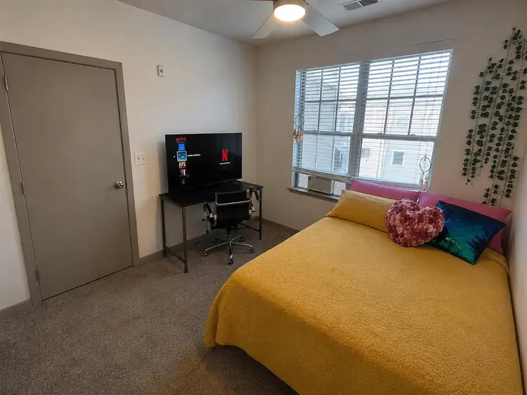 Student apartment sublease!!!