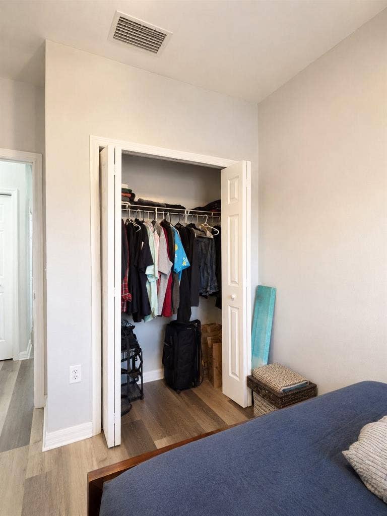 Private Room in St. Pete Townhouse