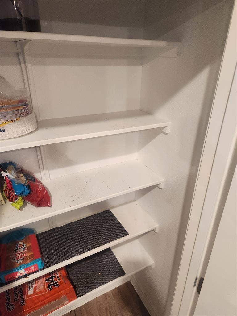 Buda; 1 room available