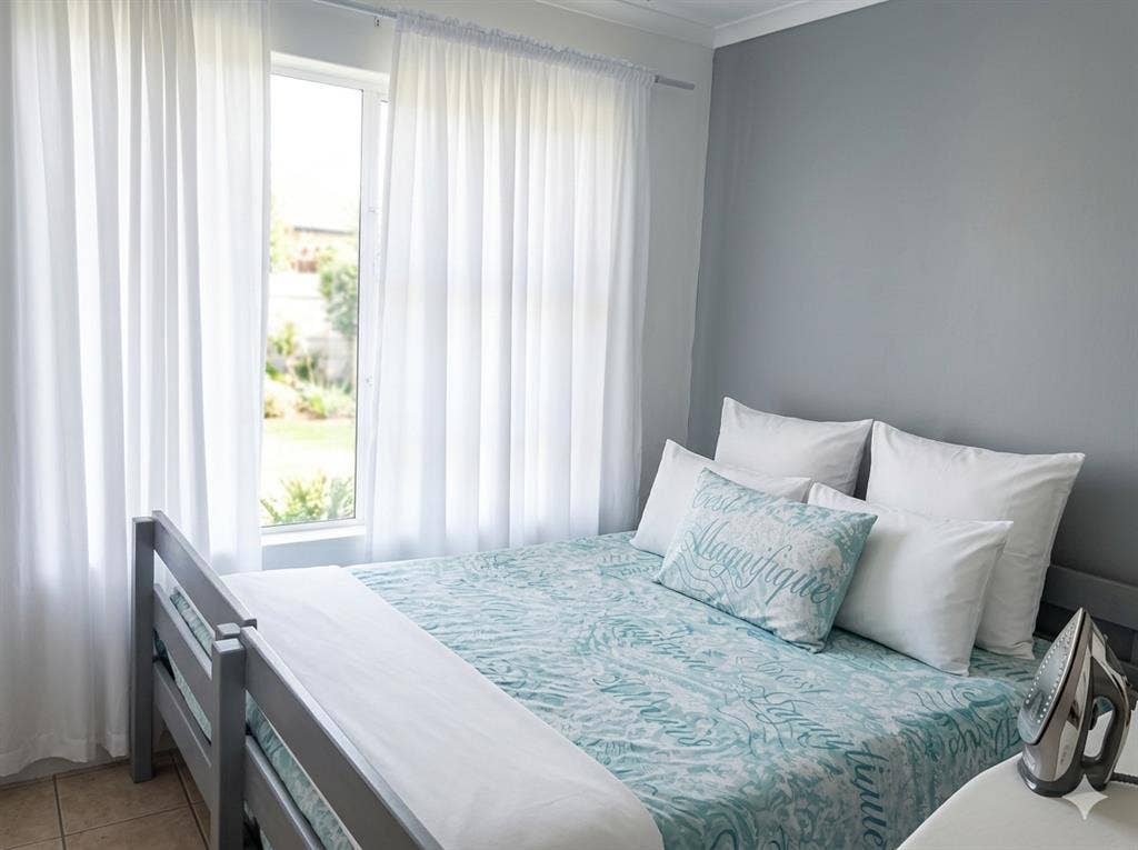 Comfy, Quiet + Private! Room Avail