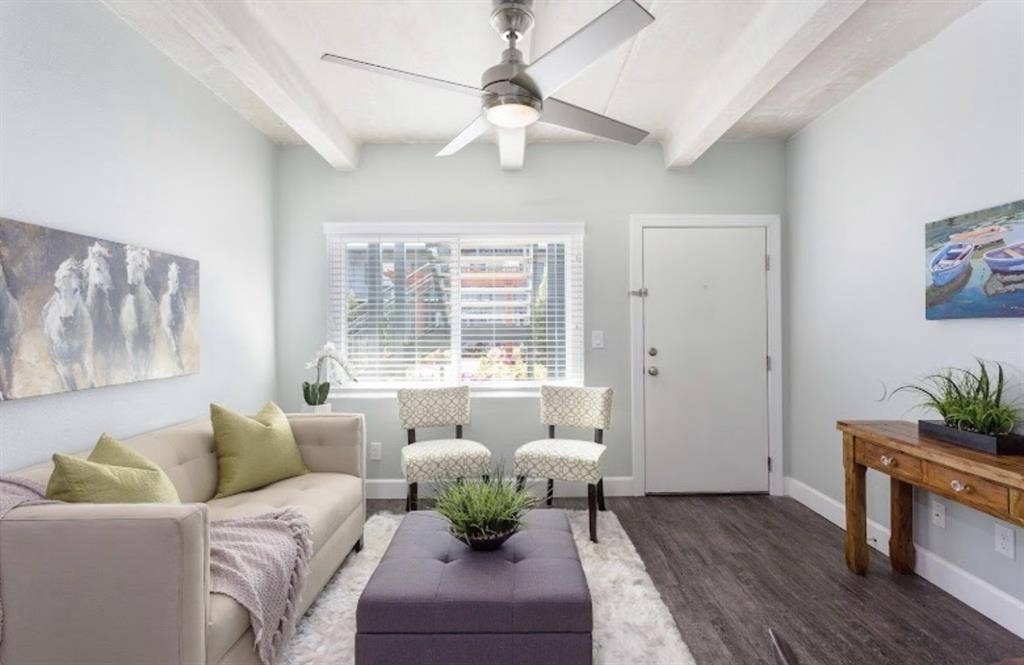 LEASE TAKEOVER-NEAR AIRPORT & DT