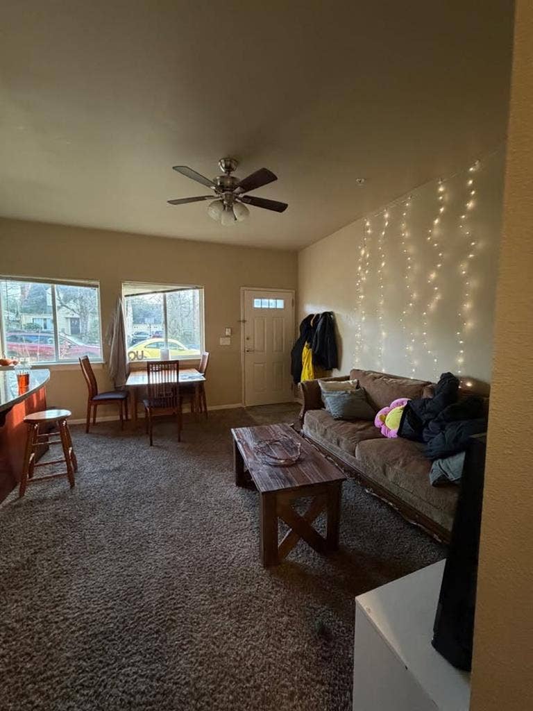 CAMPUS TOWNHOUSEE