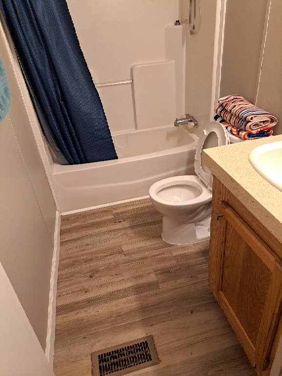 Nice clean 1000 square ft.bath
