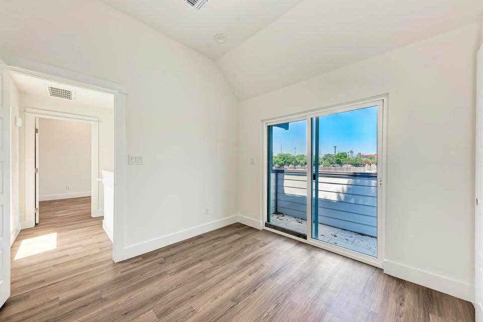 Private Balcony with Skyline Views!