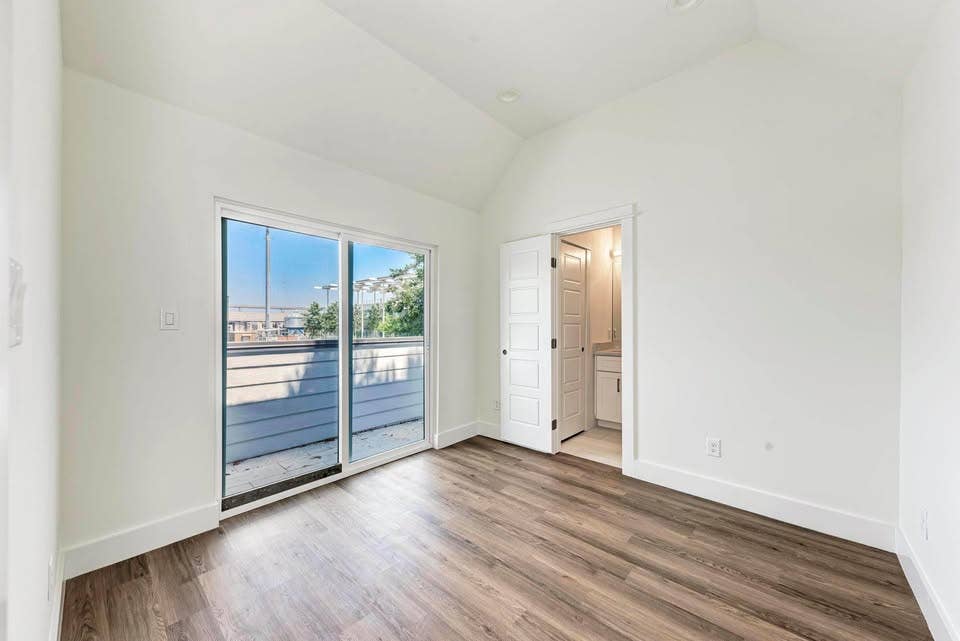 Private Balcony with Skyline Views!
