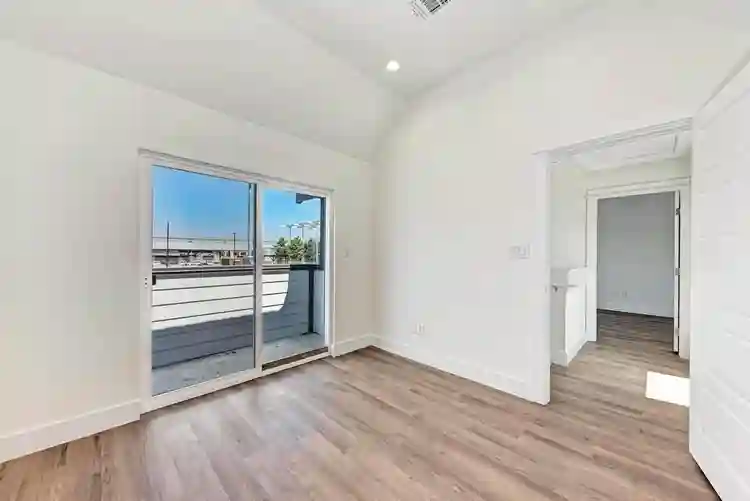 Private Balcony with Skyline Views!