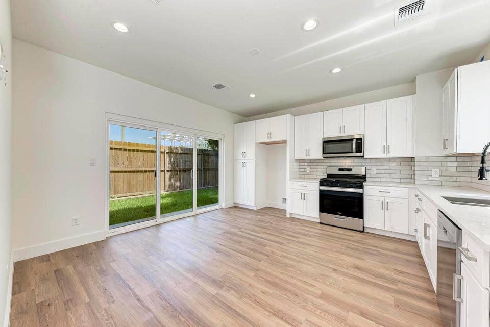 Private Balcony with Skyline Views!