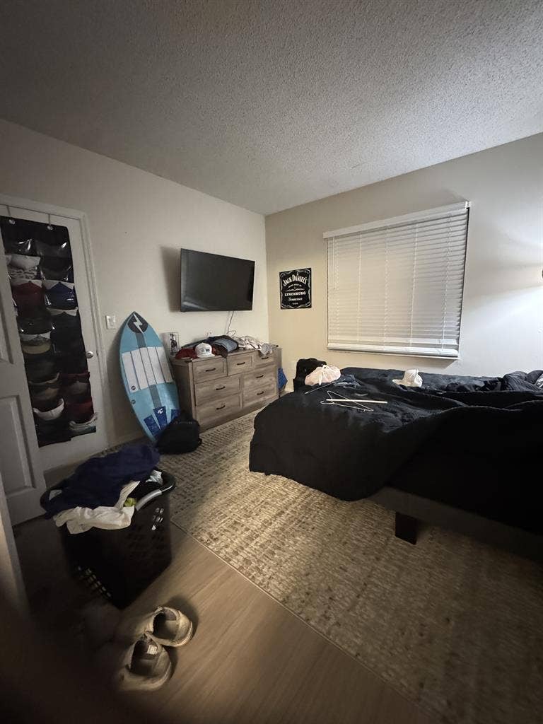1 bed 1 private bath