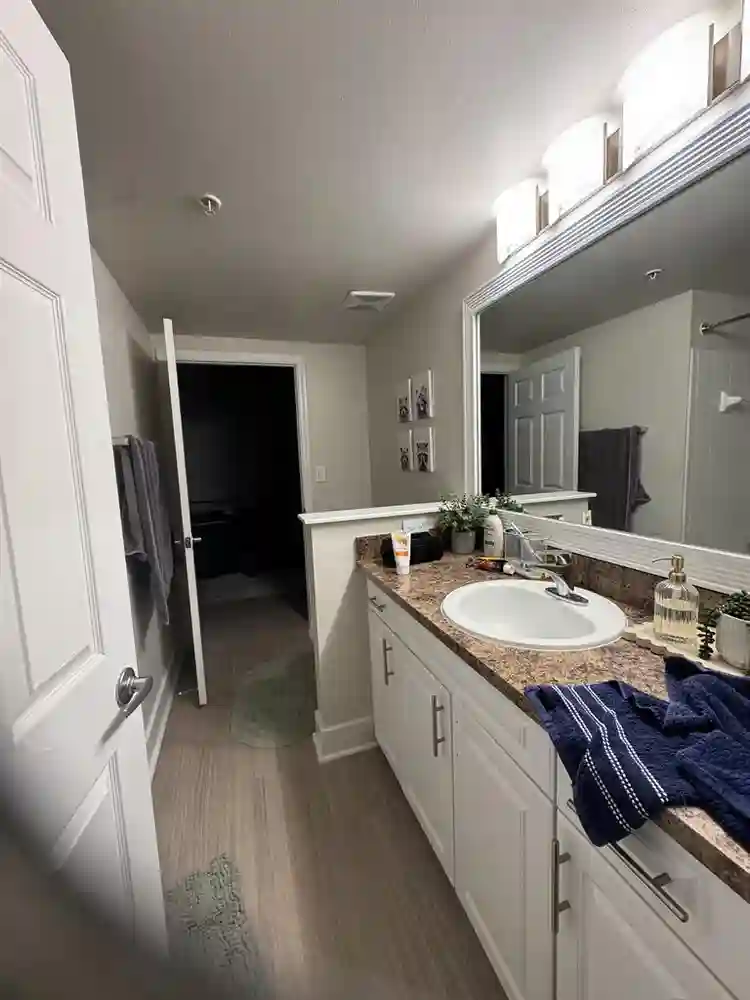 1 bed 1 private bath