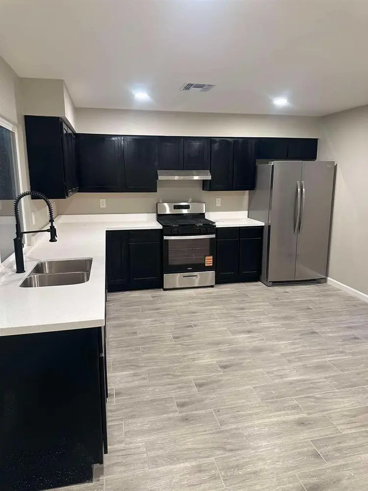 PRIVATE ROOM FOR RENT