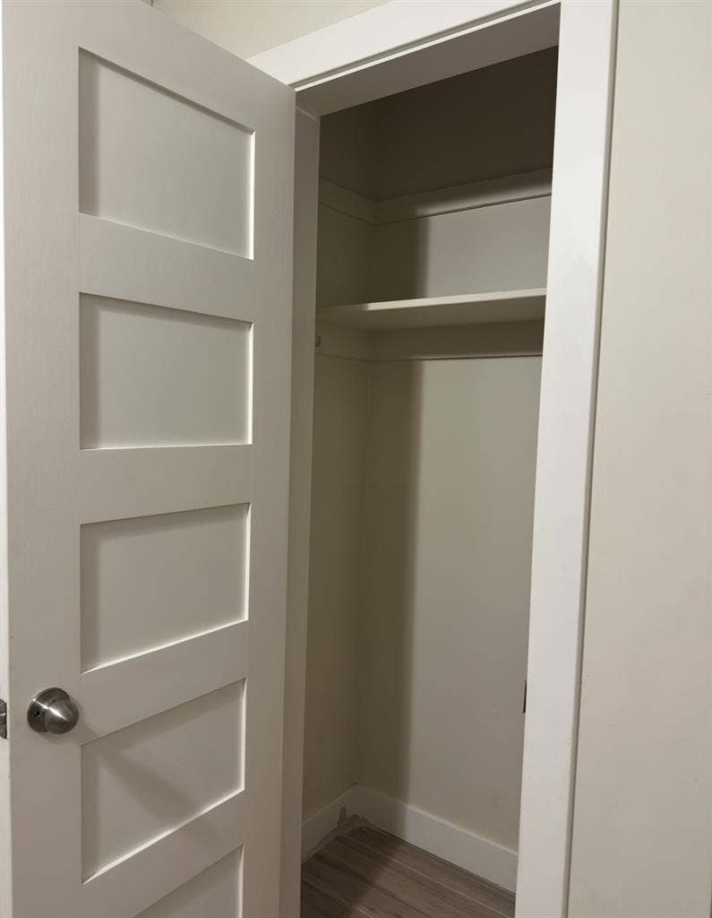 Bedroom available in Tempe