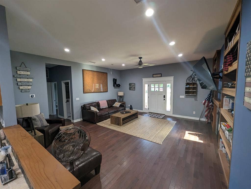 LG ROOM & CLOSET IN SAFE HOUSEHOLD