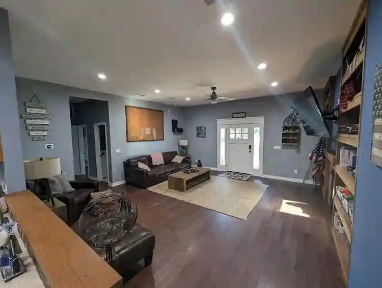 LG ROOM & CLOSET IN SAFE HOUSEHOLD