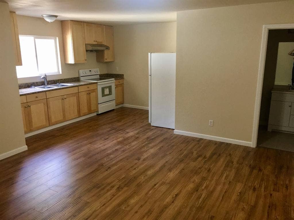 Affordable large room in Issaquah