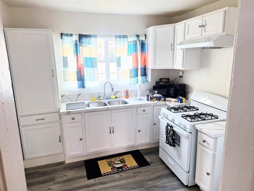 Large Furnished Room