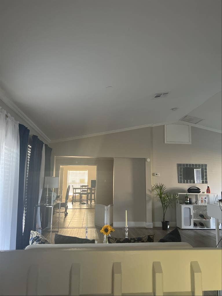 Private Bedroom / Private Bath
