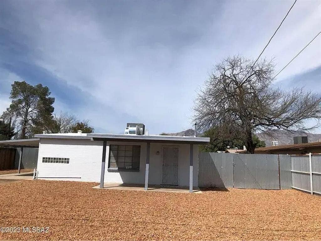 Furnished Tucson Home $1900