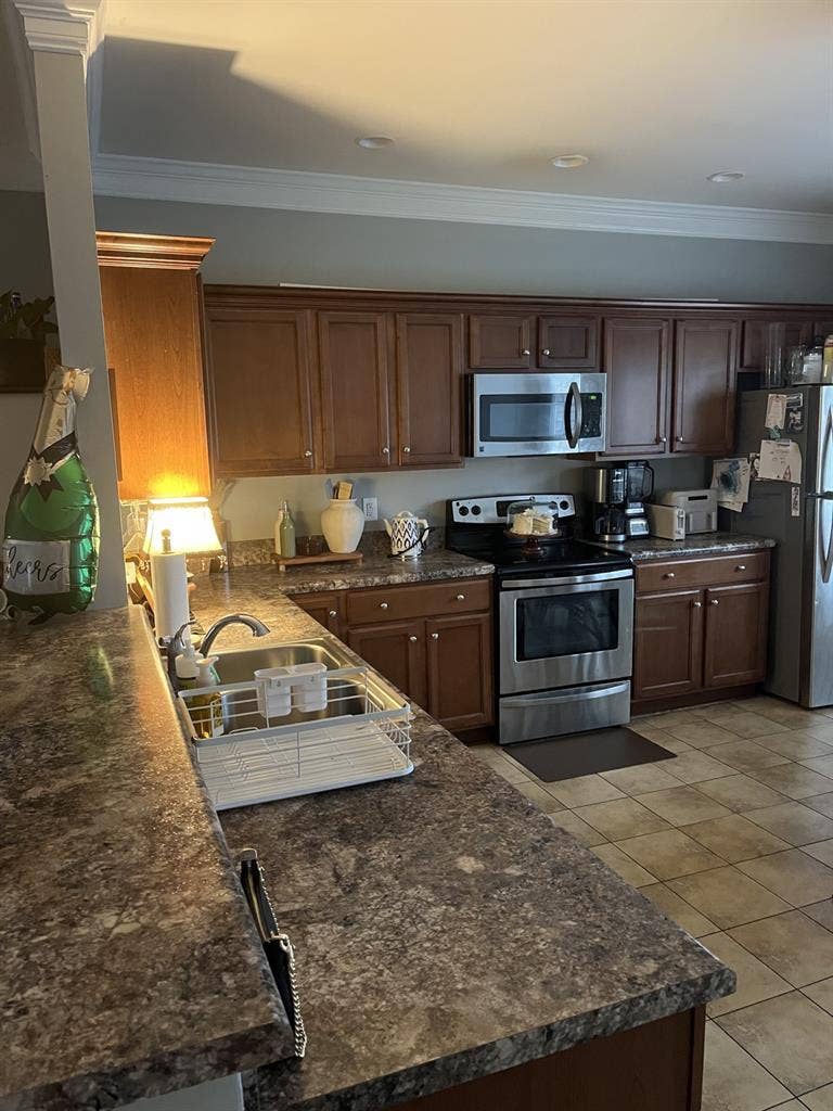 1 ROOMMATE NEEDED (MASTER BEDROOM)