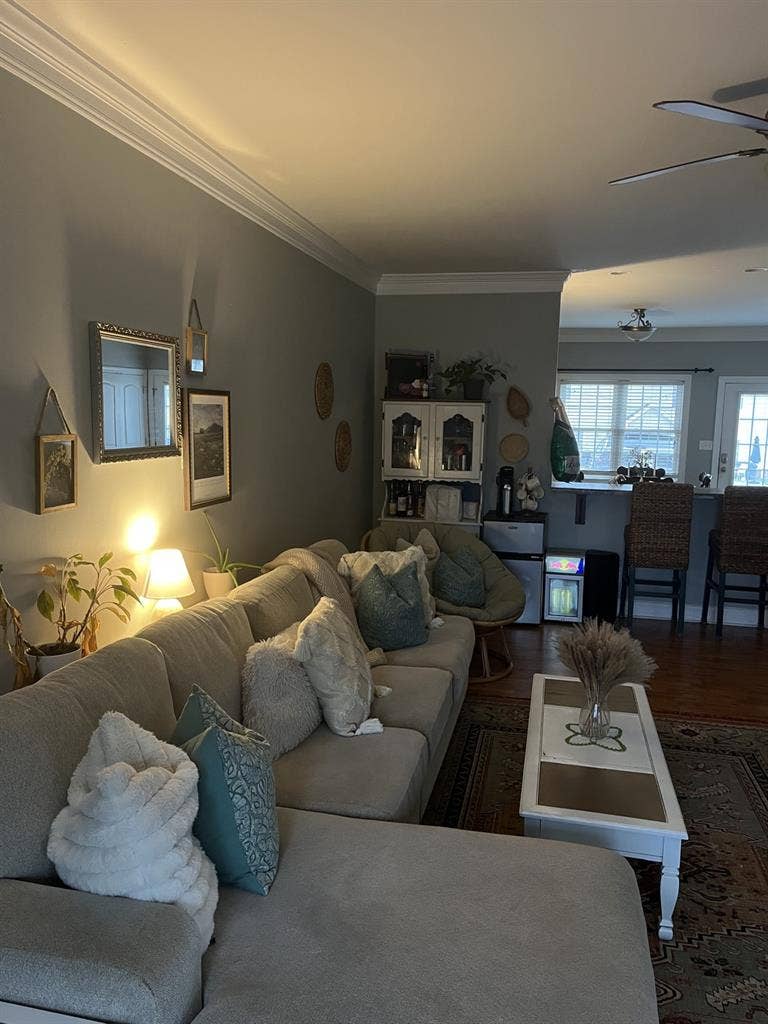 1 ROOMMATE NEEDED (MASTER BEDROOM)
