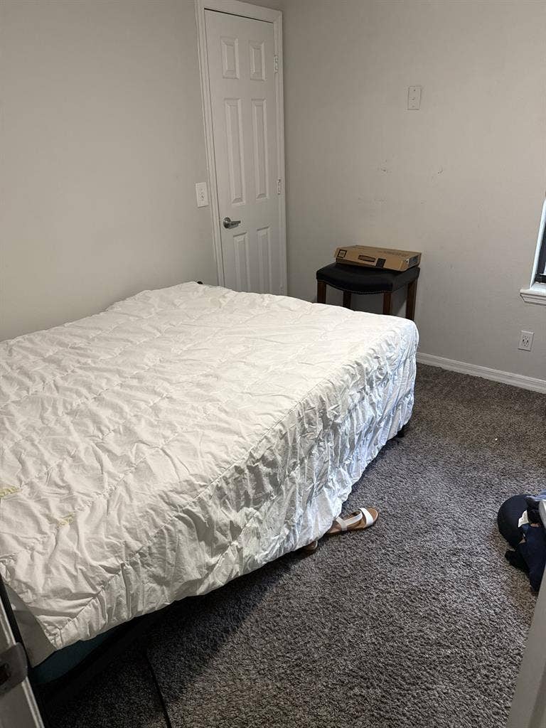 1 furnished bedroom in West Palm