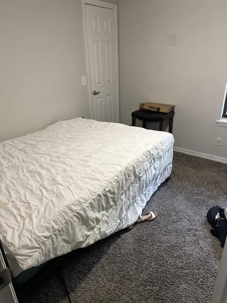 1 furnished bedroom in West Palm