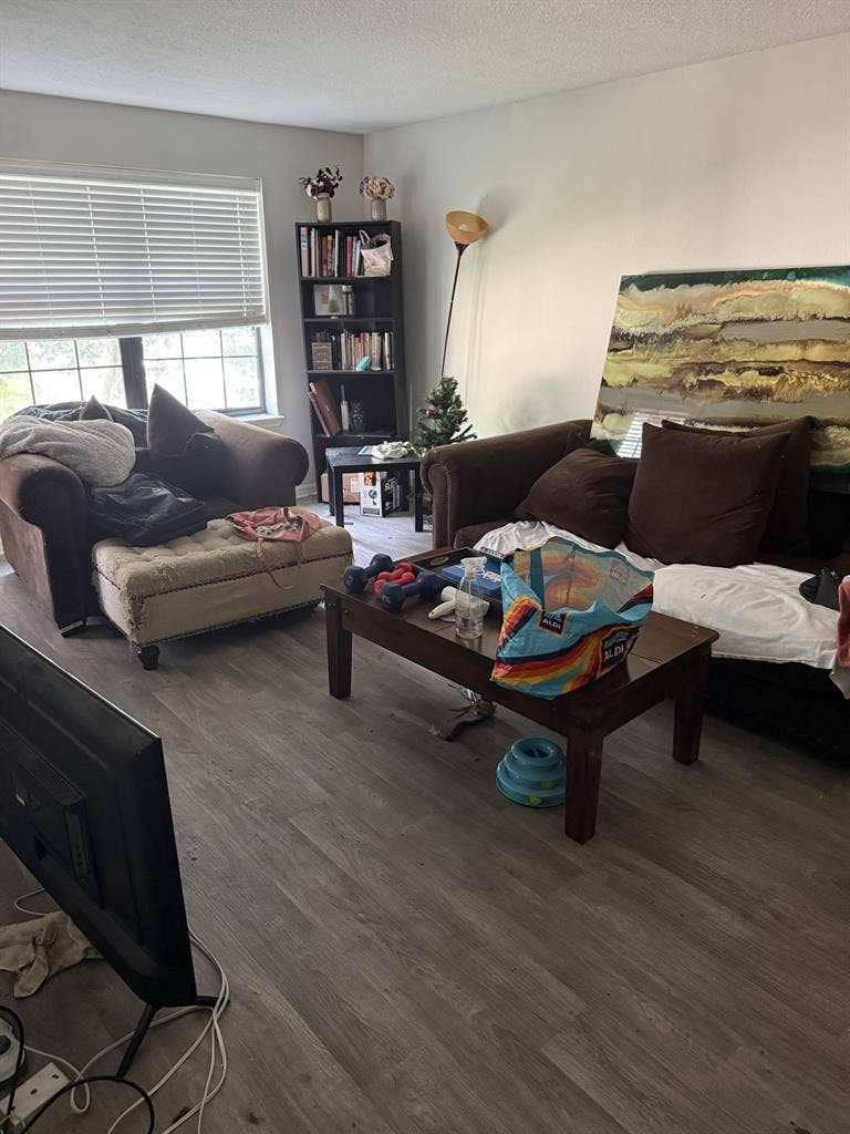 1 furnished bedroom in West Palm