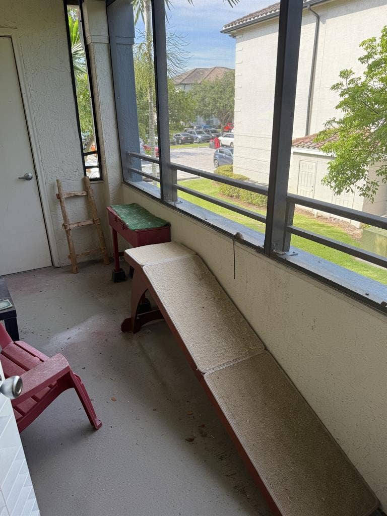 1 furnished bedroom in West Palm
