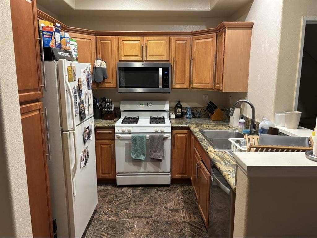 Private bed/bath in Carmel Valley!