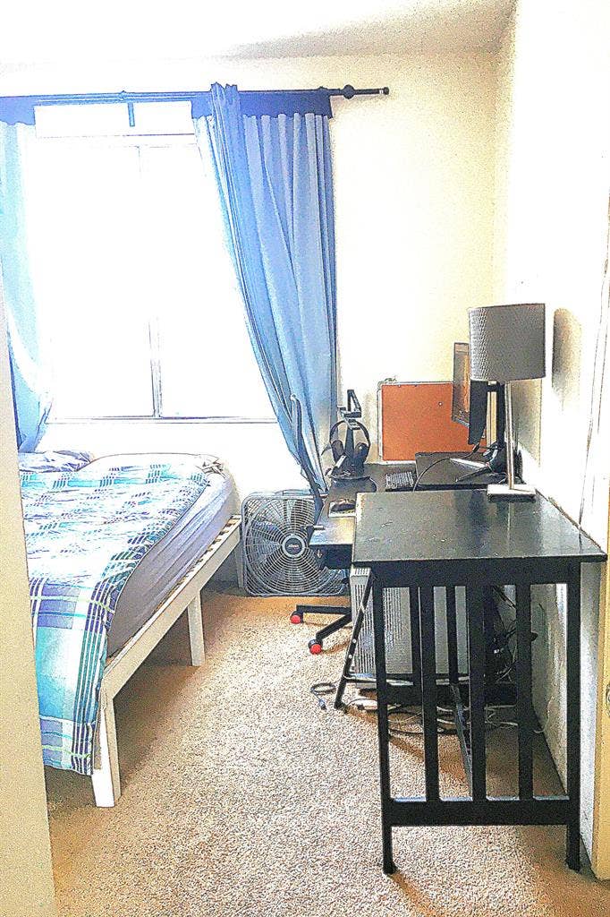 Roommate needed for Glendale ASAP!