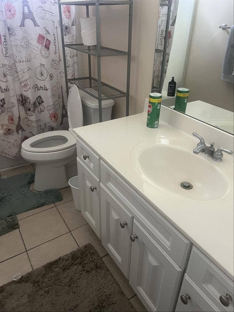 Roommate wanted