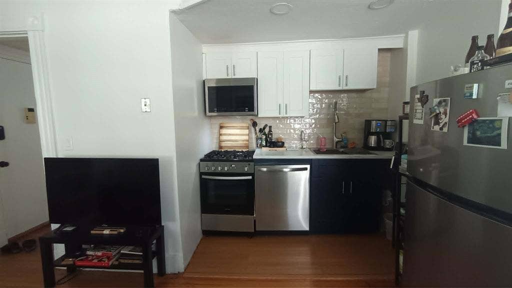 July Sublet 1BR Apt - East Rock