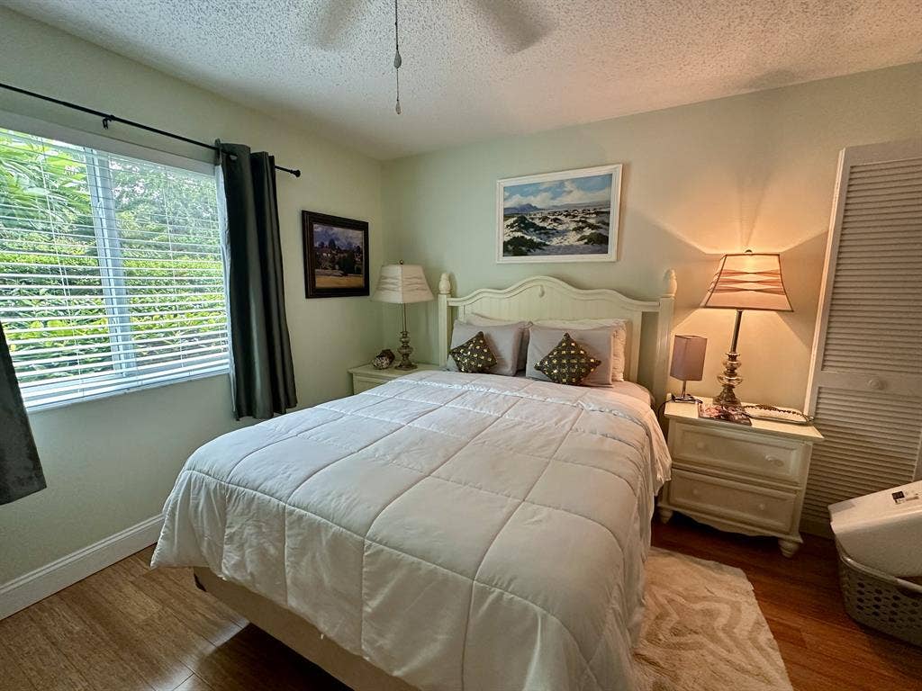 Quiet Nice furnished room