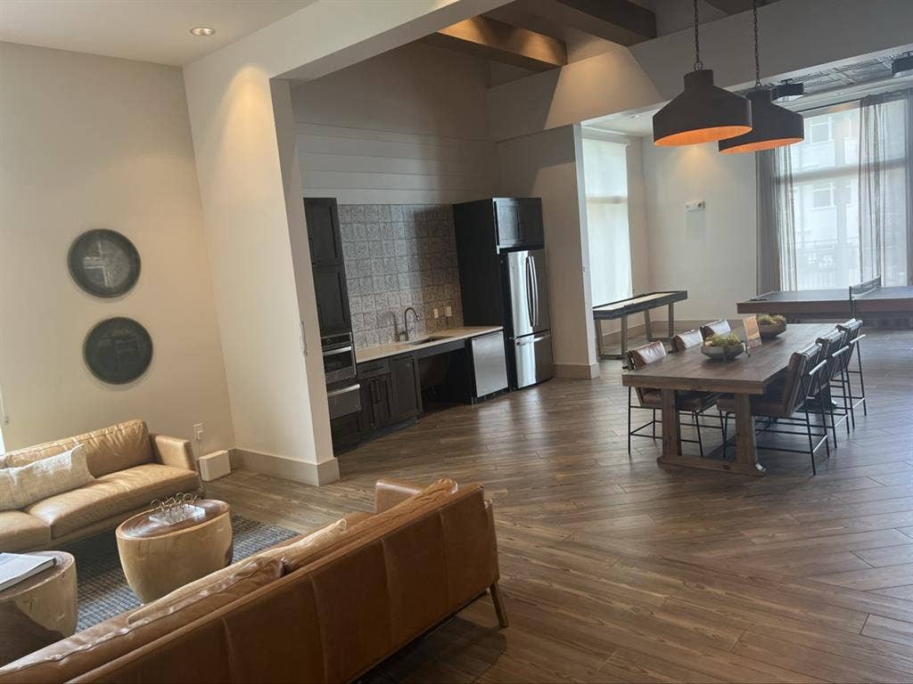 Looking for A Mature Roommate