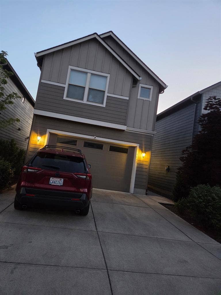 Nice Clean/Quiet Townhouse