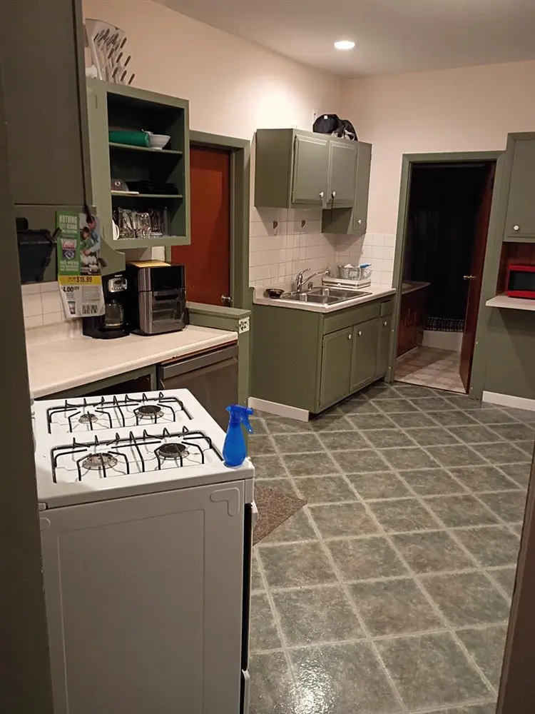 Looking 2 rent out 3rd br ⬇️ duplex