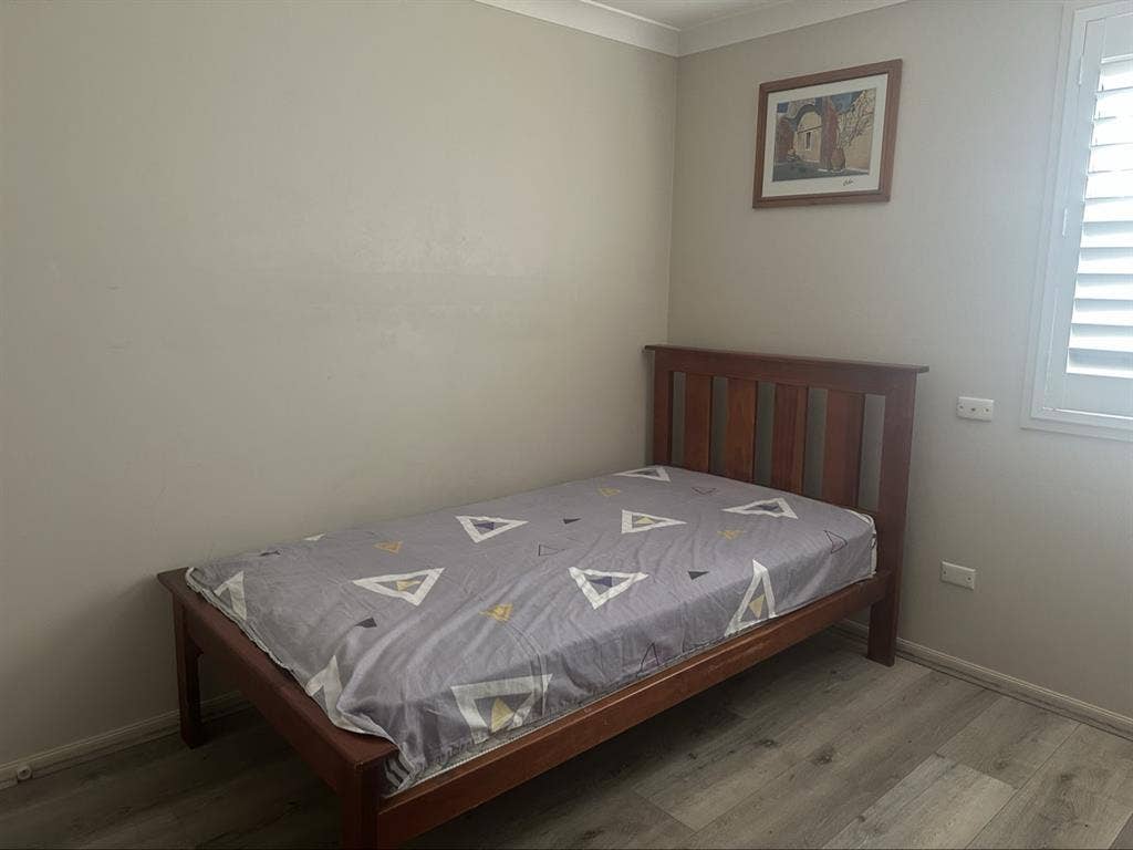 Room for rent in ROTY HILL