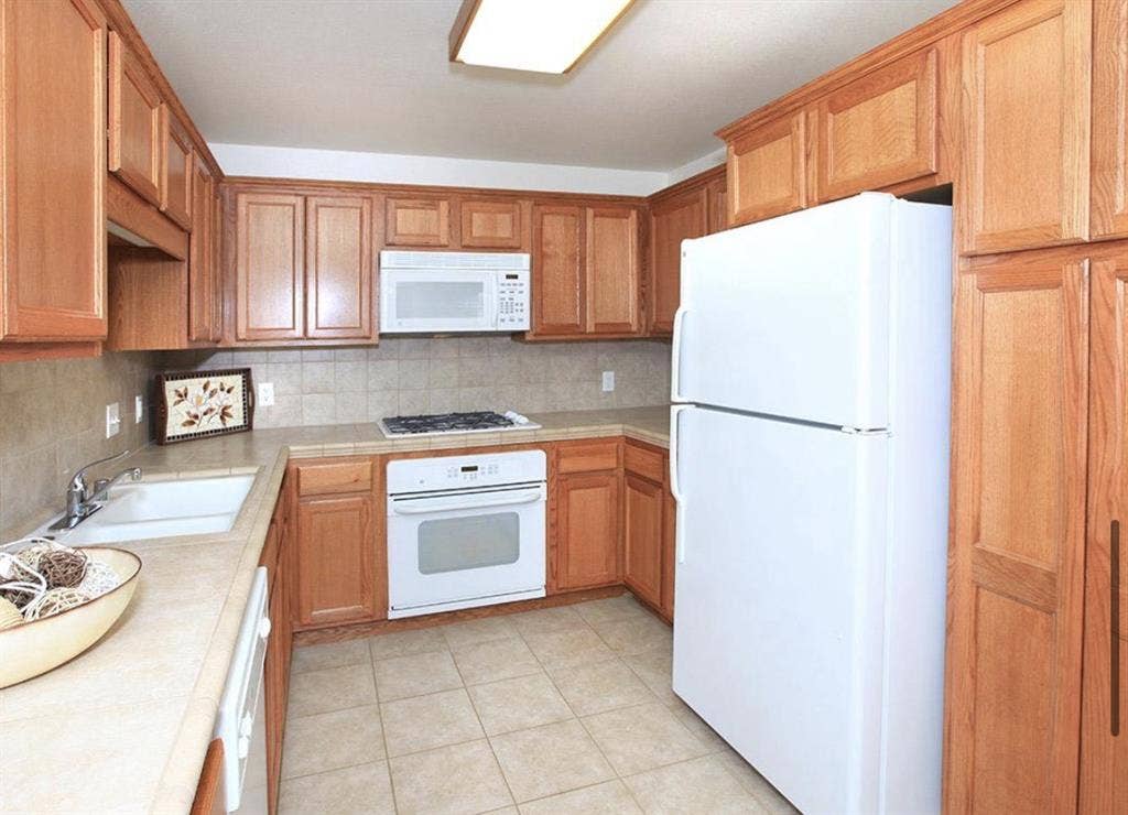 Looking for Roomate