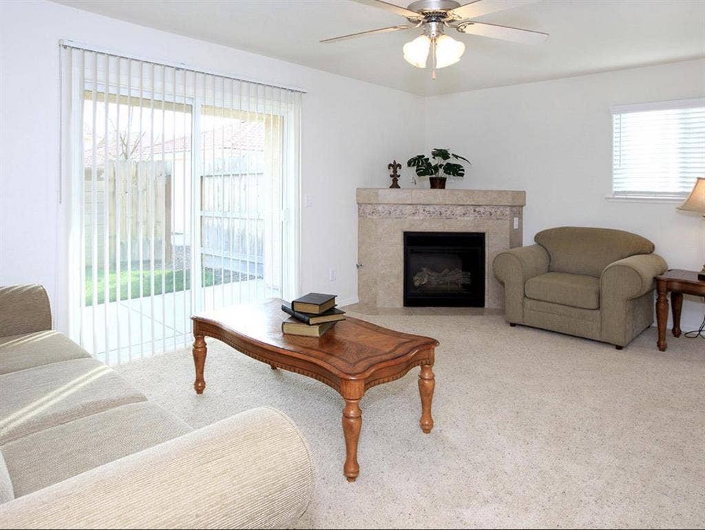 Looking for Roomate