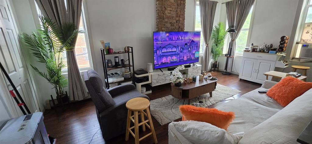 Furnished Room – Utilities Included