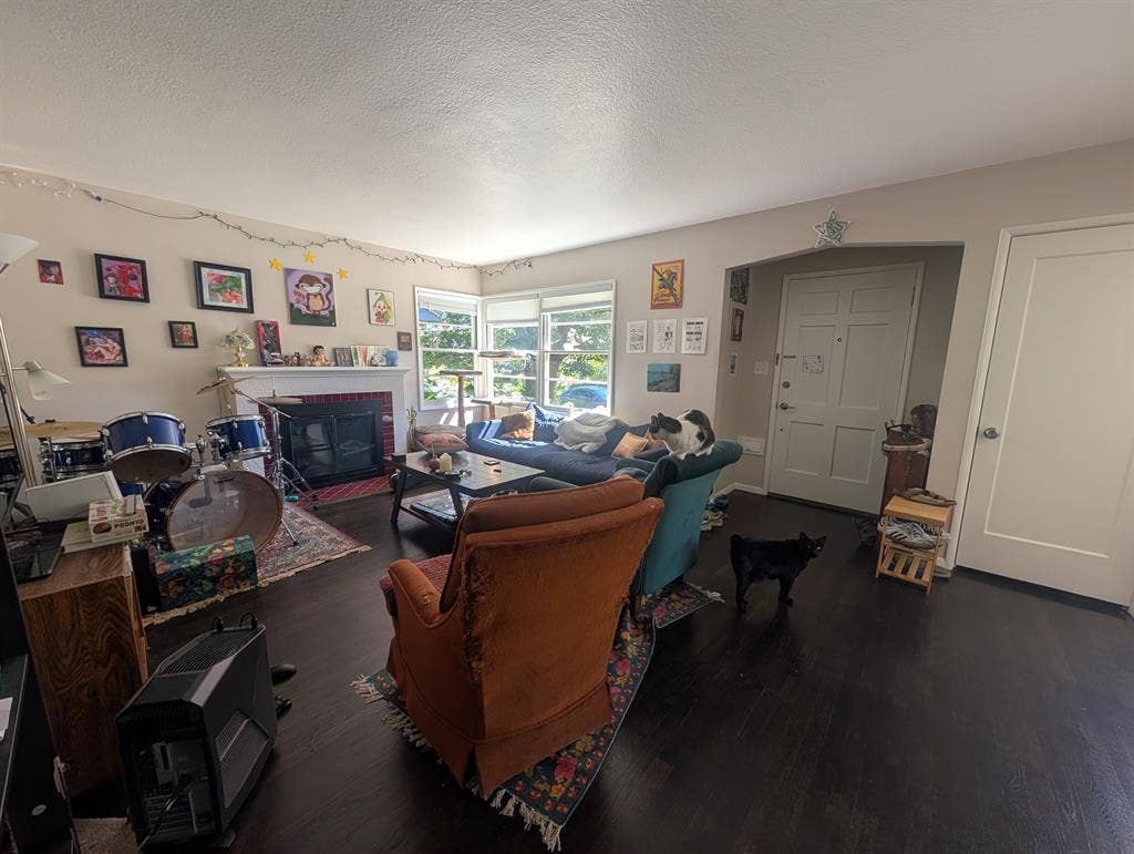 SE Room in Beautiful House for $900