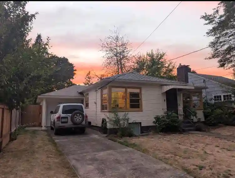 SE Room in Beautiful House for $900