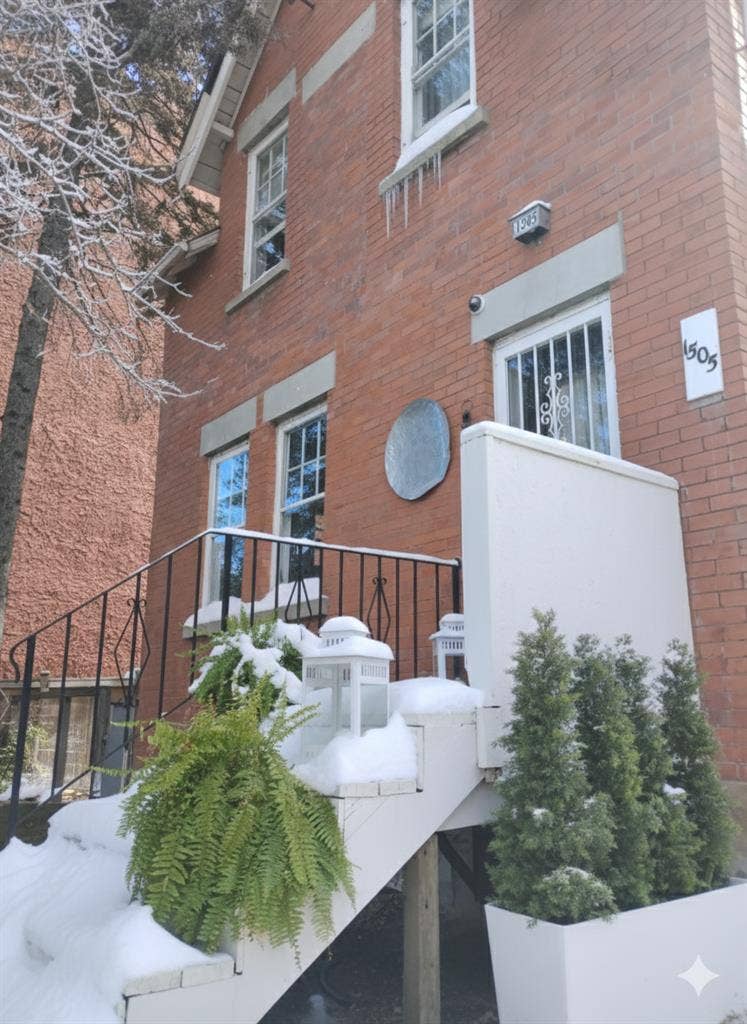Young M/F wanted roommate