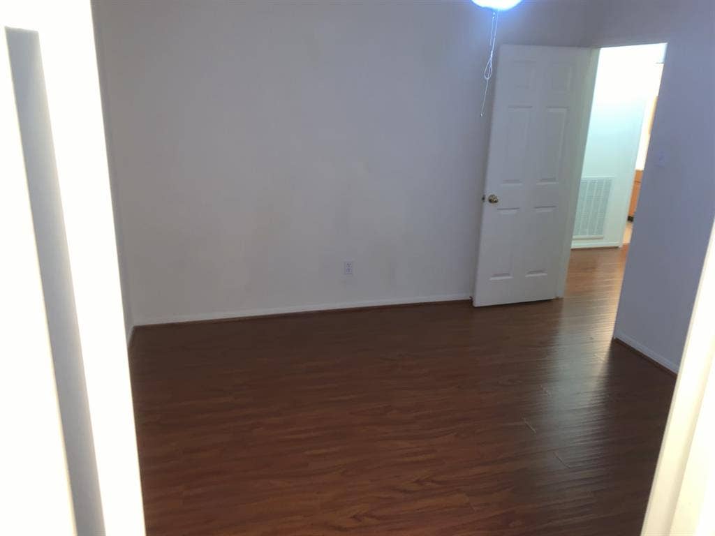 Very large private room furnished