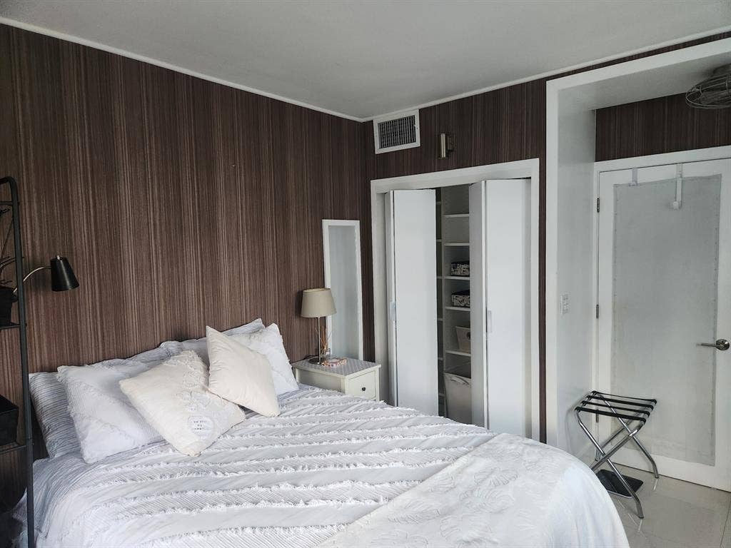 Deluxe room with bay view.