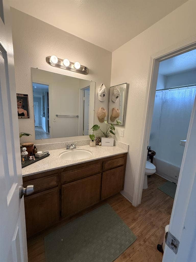 Private Room/ Private Bath
