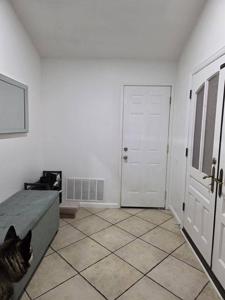 Room for rent in Riverside