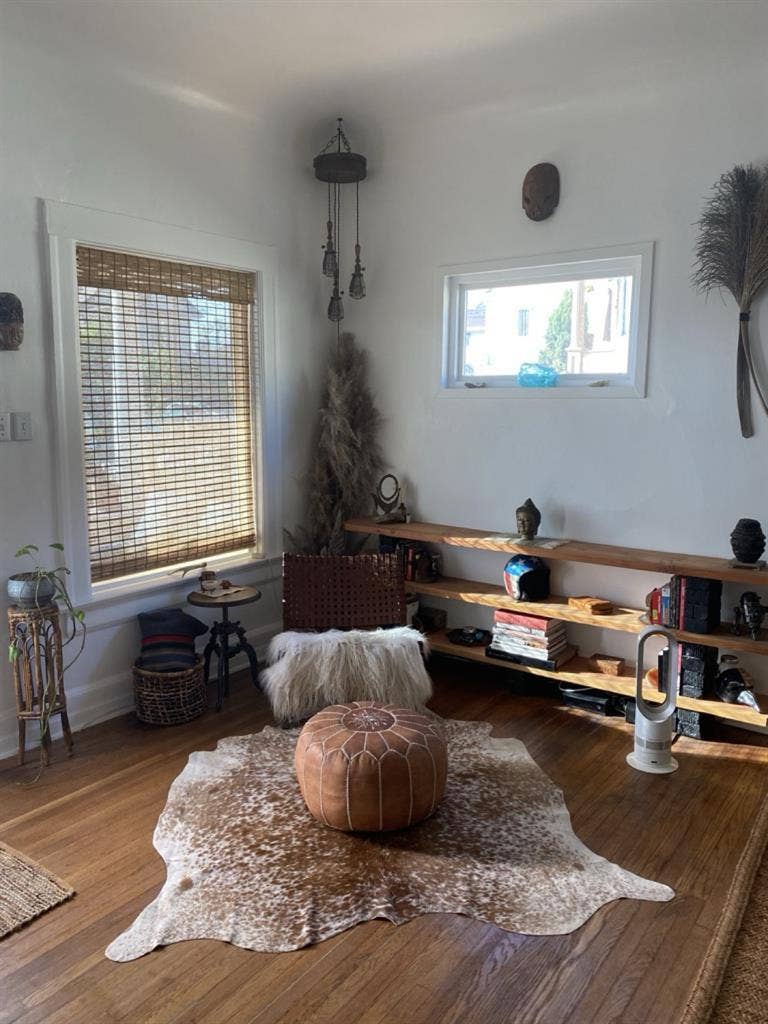 1890s Victorian room/bath for rent