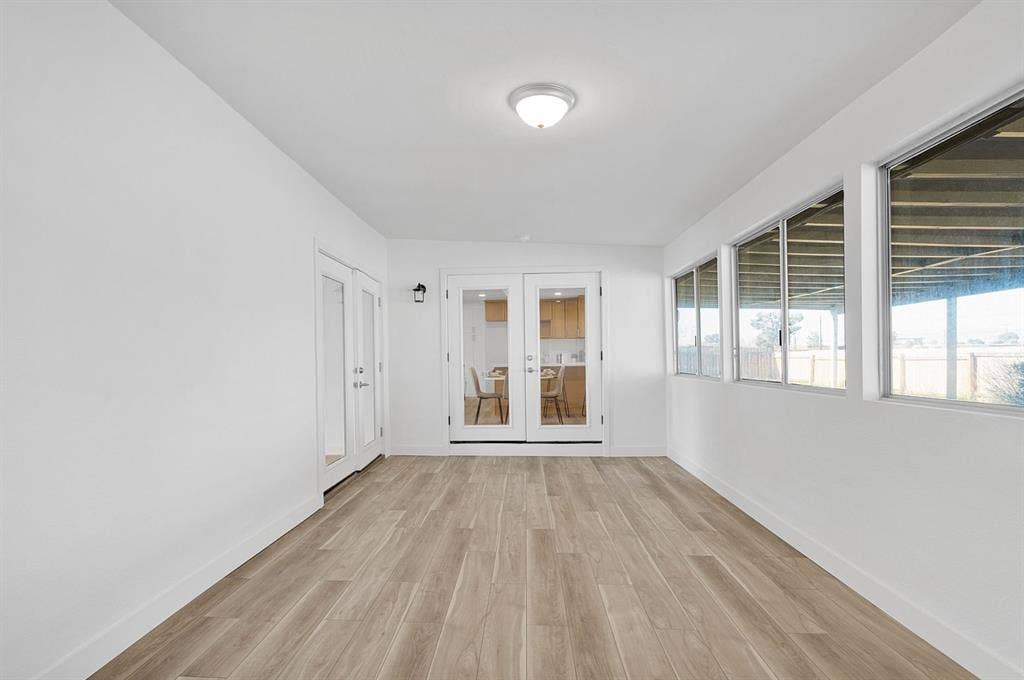 Looking for Roommates