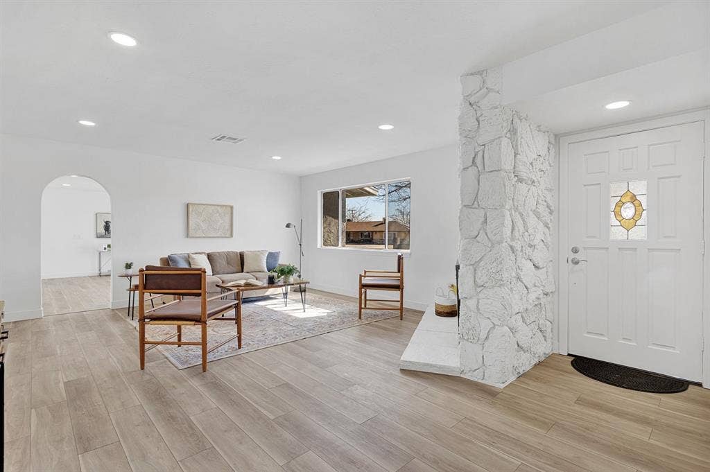 Looking for Roommates