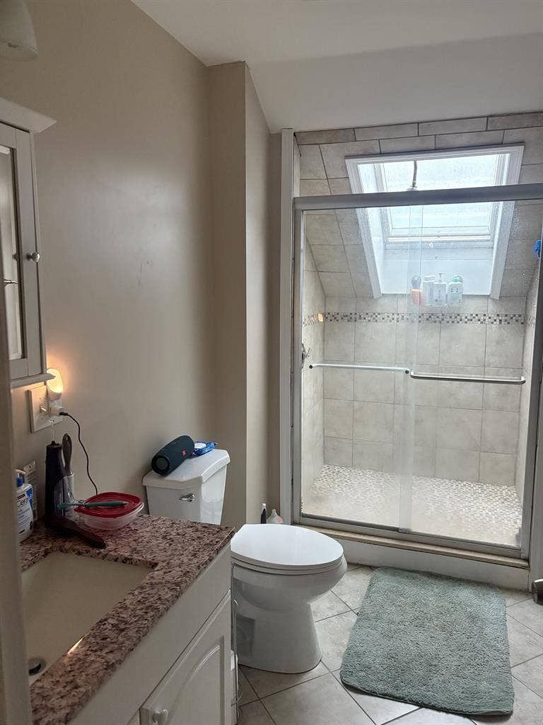 Room for rent 1,100 a month